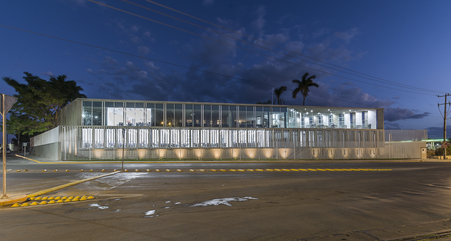 Interamerican University 建筑设计展示现代风格-10