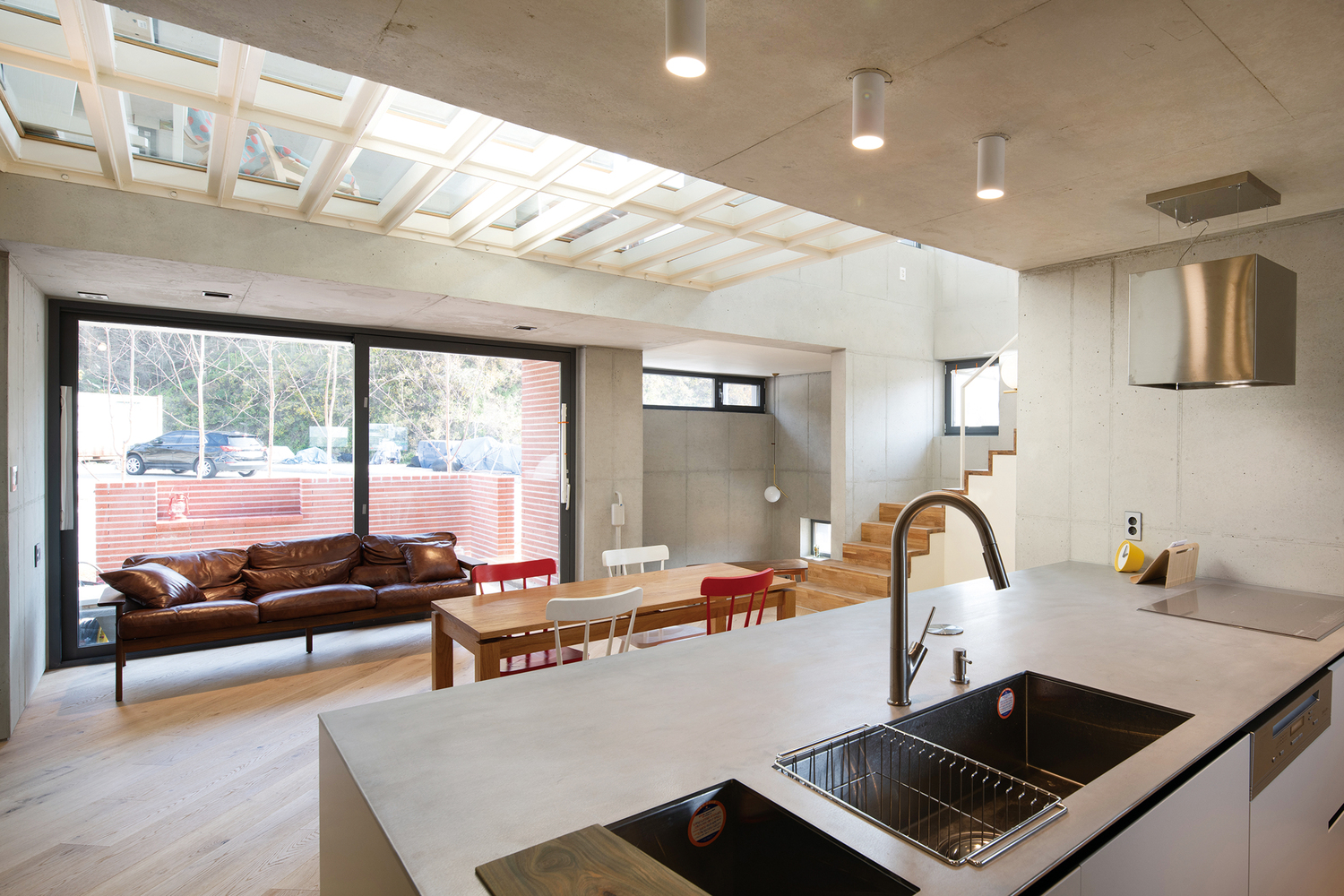 折纸式蝶形屋顶住宅-30