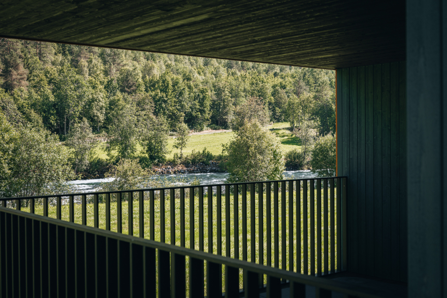 尼卡厨房餐厅21号 24号
说明:由于不清楚21 24具体所指,推测可能是餐厅的门牌号之类,所以按此顺序翻译如果有更多背景信息可进一步准确翻译 丨挪威丨OFFICE INAINN-36