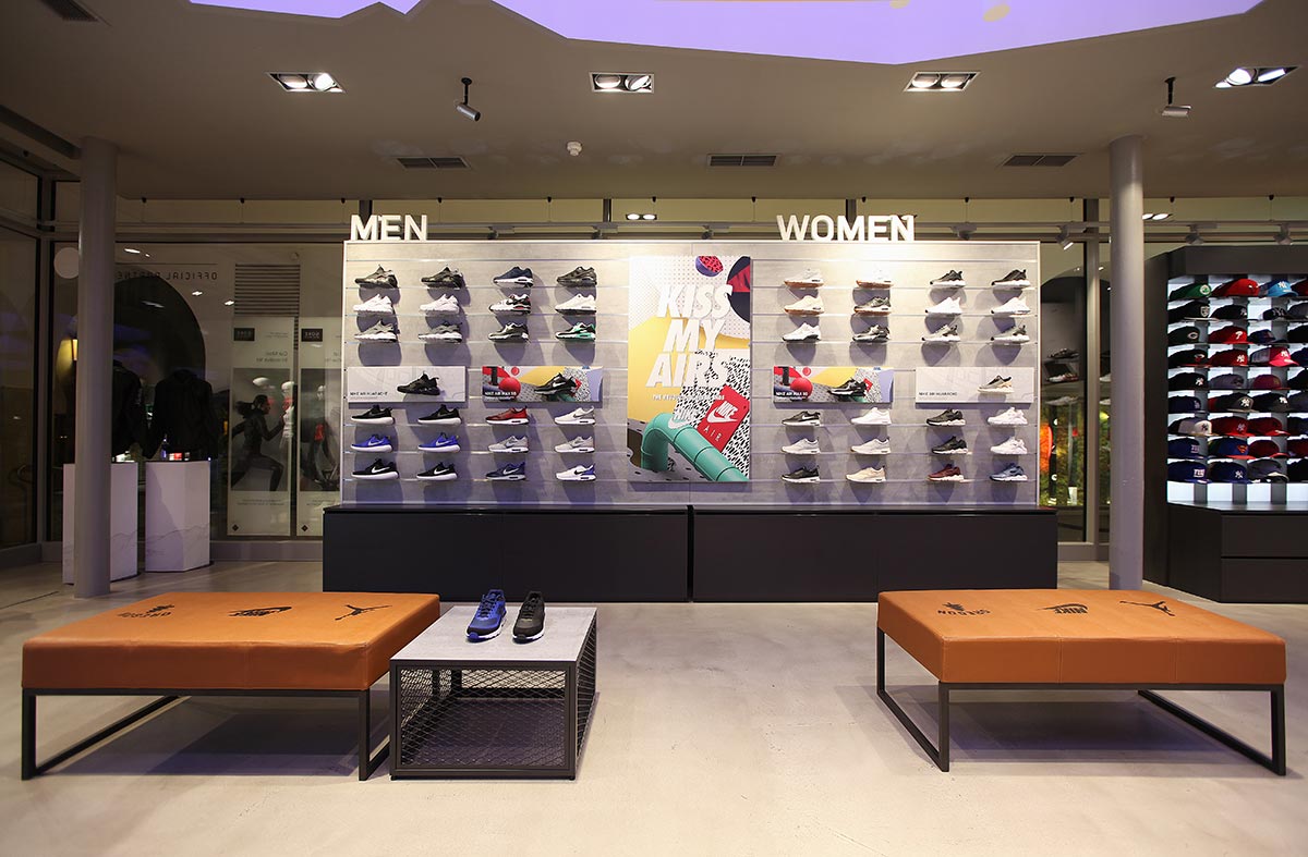 运动品牌 Nike 专卖店翻新 打造活力空间-14