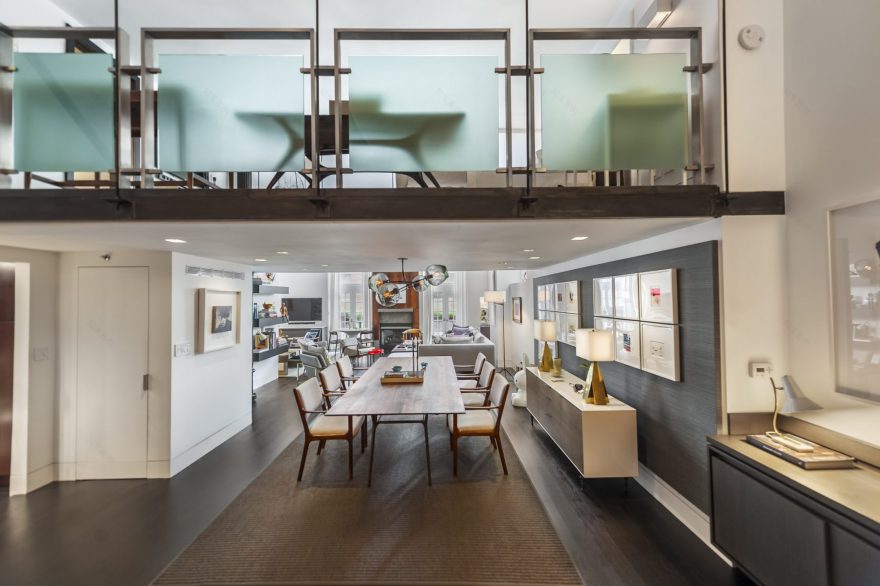 MRTA 打造现代艺术画廊般的切尔西复式公寓-10