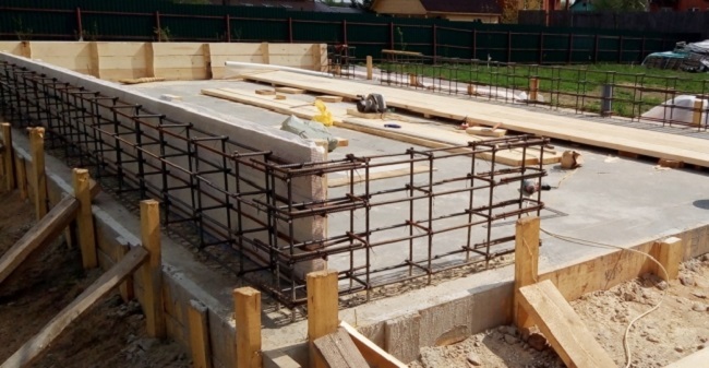 车库与杂物间组合建筑项目-98