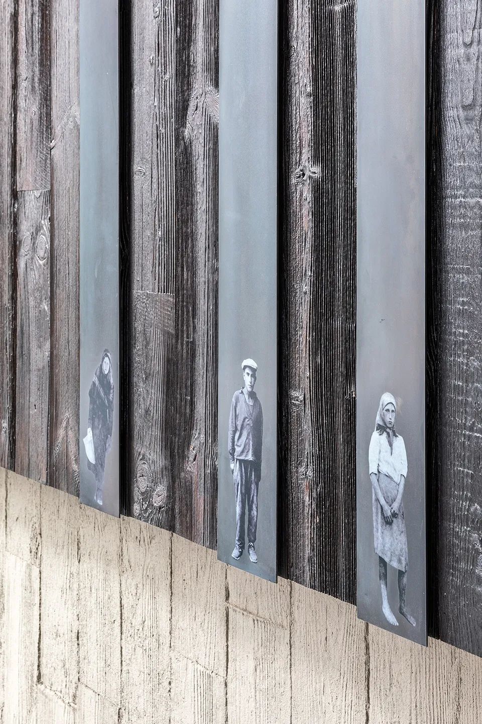 [Reship] 布满“裂痕”的混凝土雕塑-78