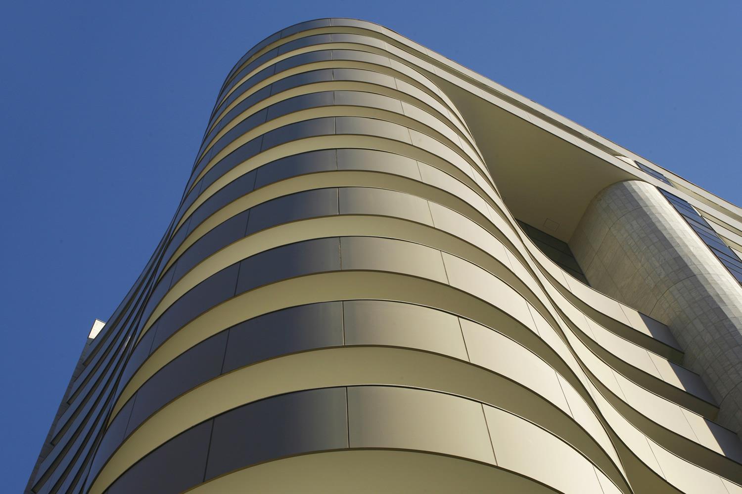 巴西 Monte Carlo Residence | 奢华建筑与自然元素的完美融合-1