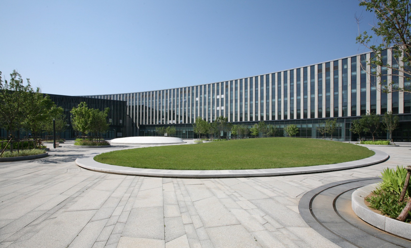 建筑“融于”景观·沈阳材料科学国家研究中心生长之园丨中国沈阳丨日本鹿岛建设株式会社,中国中建设计集团,R  land北京源树景观-15