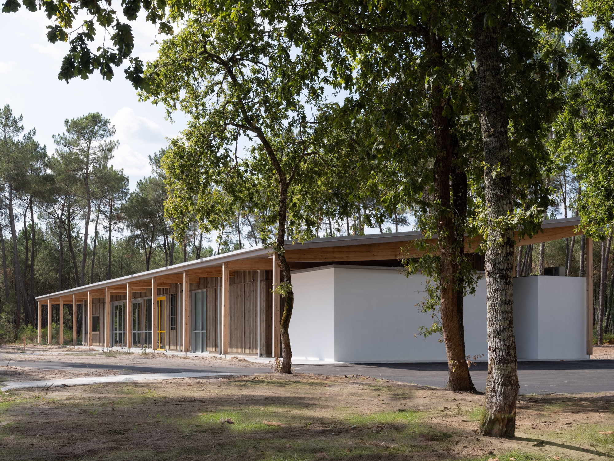 La Pinede Elementary School and Multi-Purpose Hall / ZW/A zweyacker & associés-30