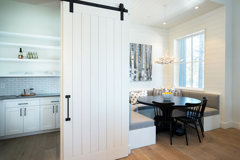 加州 Tahoe 湖畔现代农舍家园-11