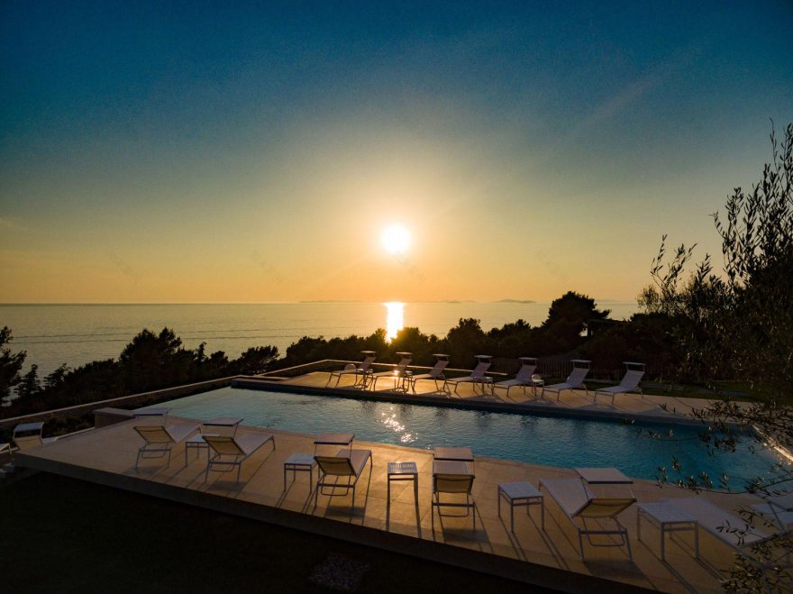 克罗地亚豪华度假村 | 现代建筑与地中海氛围的完美融合-23