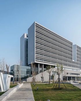 武汉工程大学教育教学综合楼丨中国武汉丨清华大学建筑设计研究院有限公司