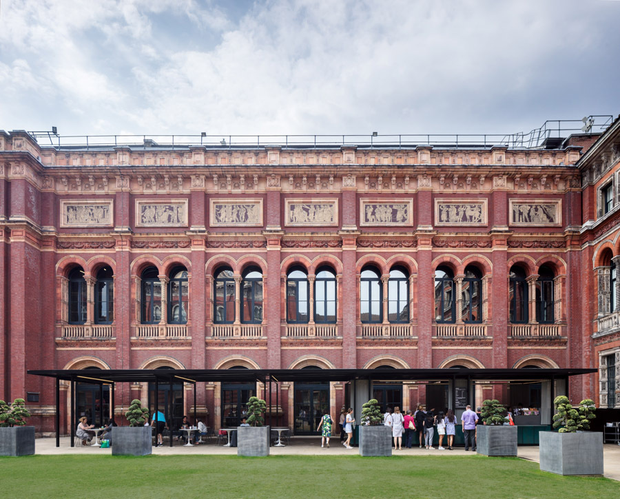 英国 V&A 博物馆花园咖啡厅,绿色调与传统风格完美融合-13