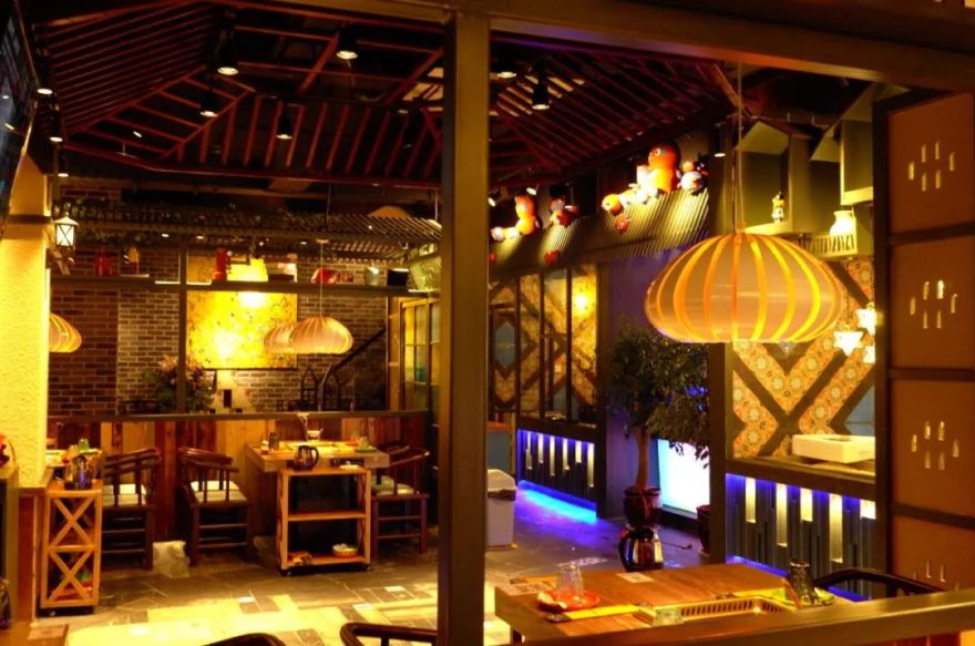 钱磊 | 餐饮空间不止餐饮,五光十色的视觉盛宴-27