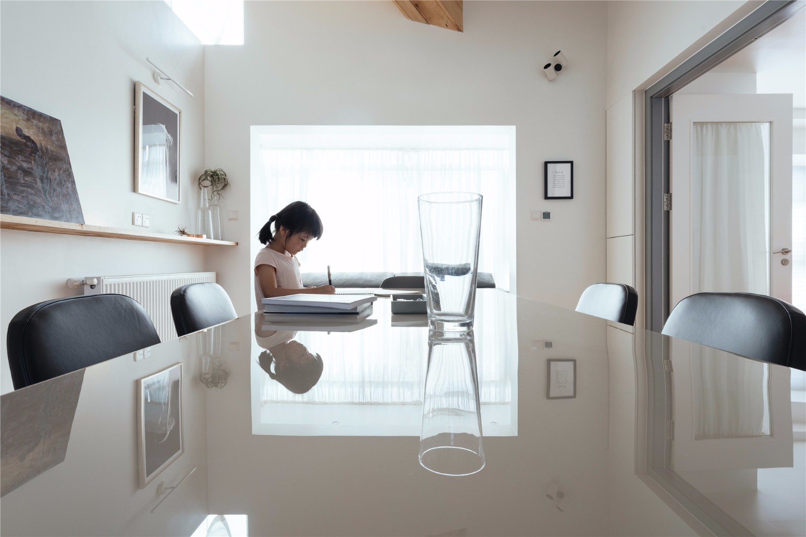 现代简约木质住宅 以勒设计诠释自然之美-6