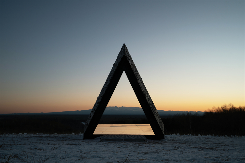 观山见己 – 长白山脚下的“棱镜庇护所”丨中国白山丨数石space10工作室-8