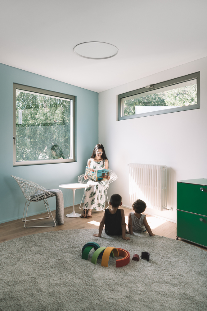 维奥住宅绿色景观中的现代石盒-25