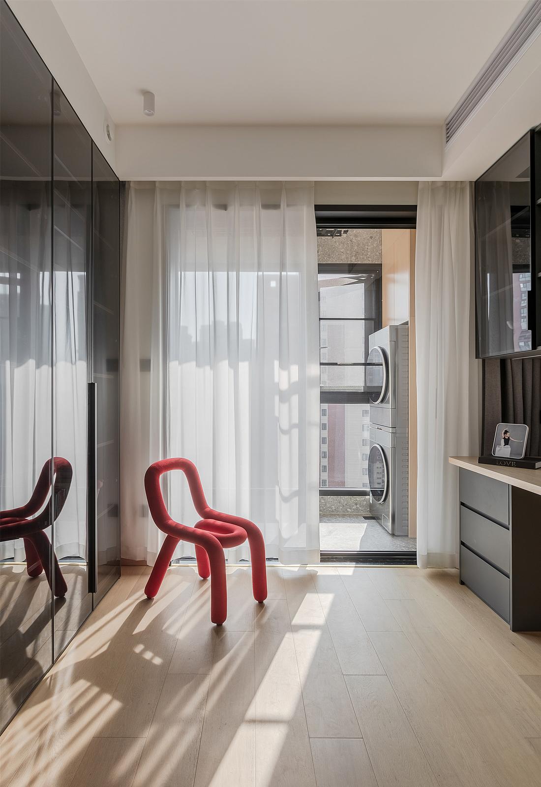 悬浮吊顶与多功能空间 · 现代温馨家居设计-30