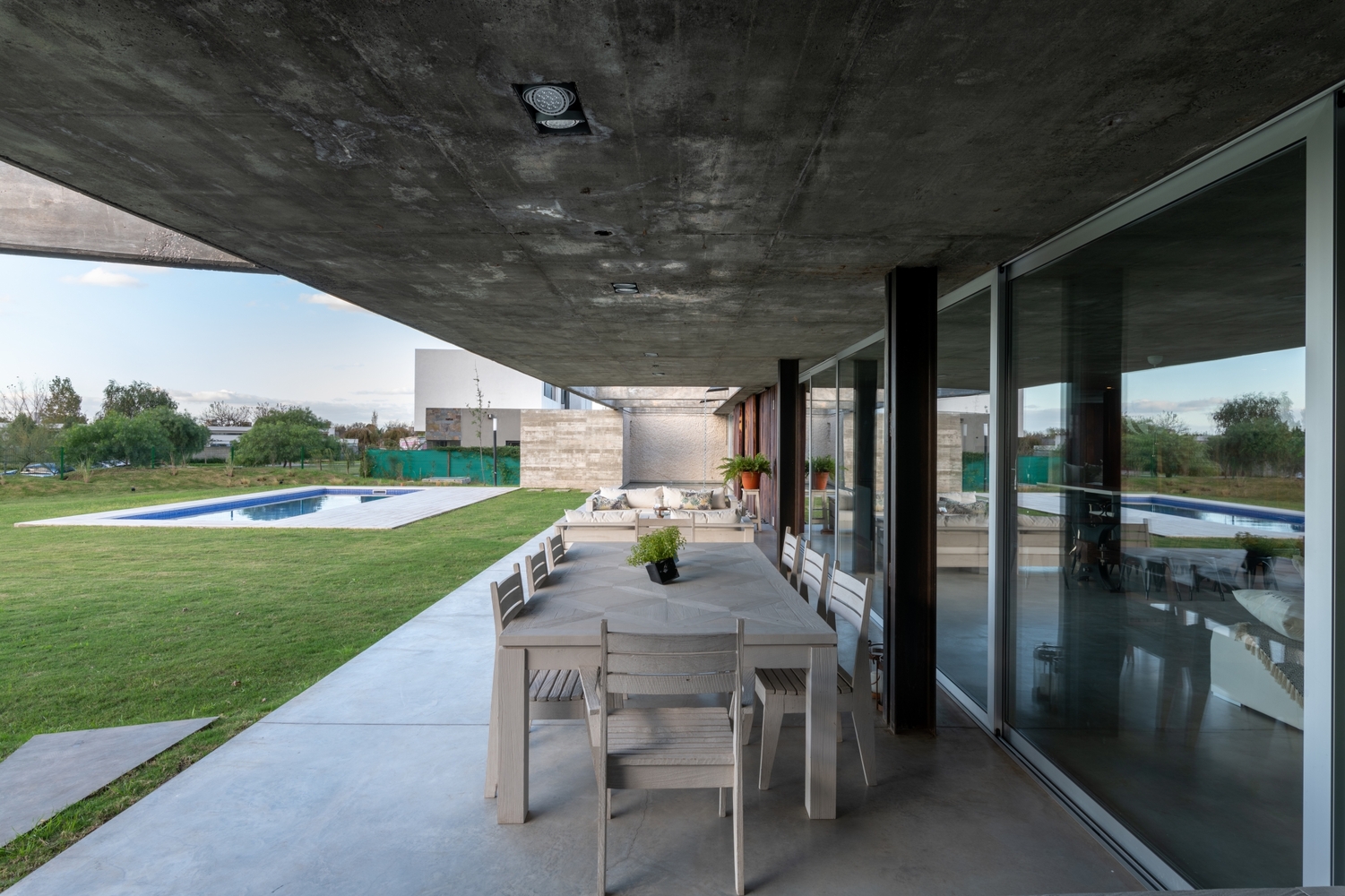 阿根廷科尔多瓦阳光住宅,融入自然的现代设计-55