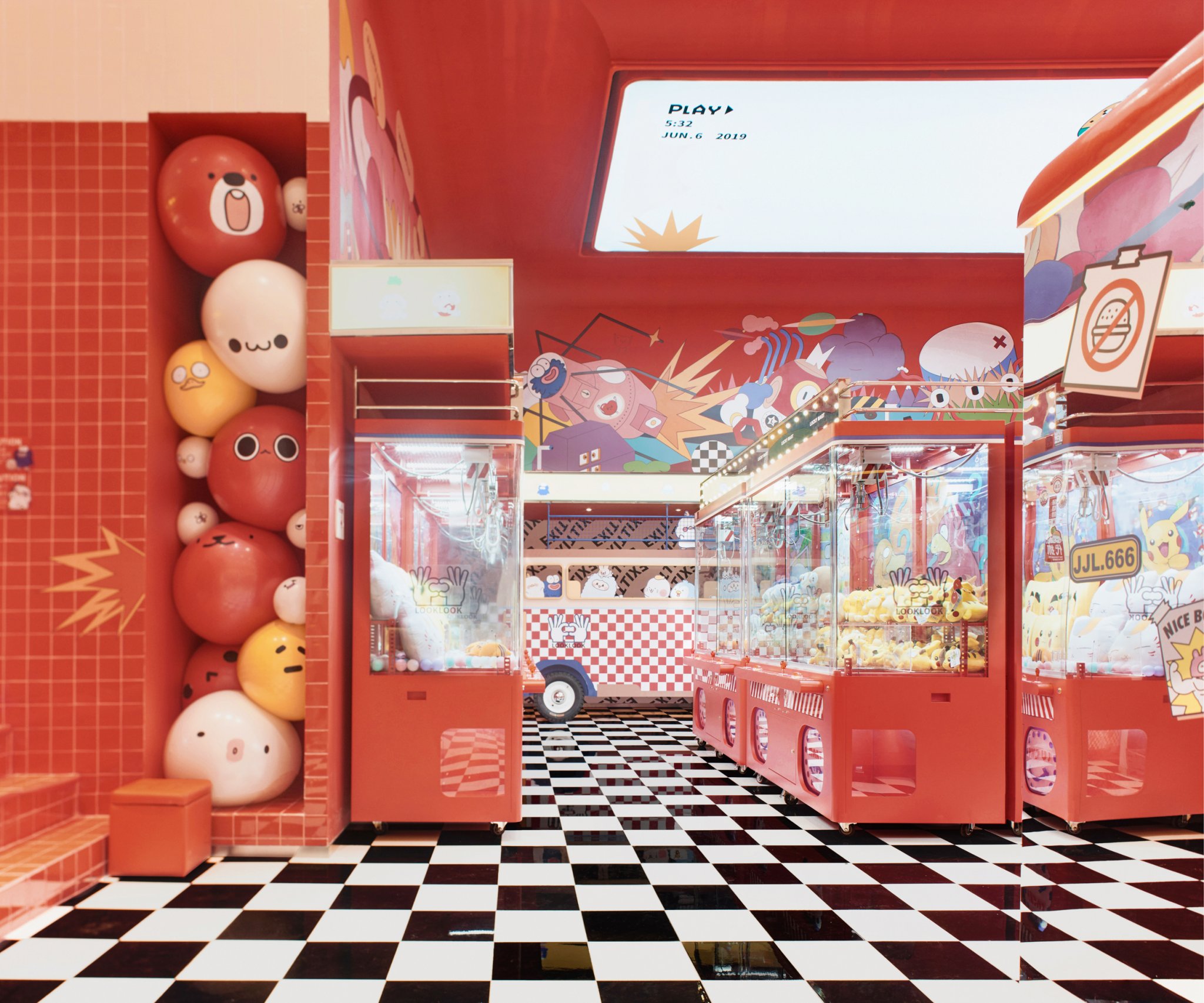 LUCKY MART 潮玩店-15