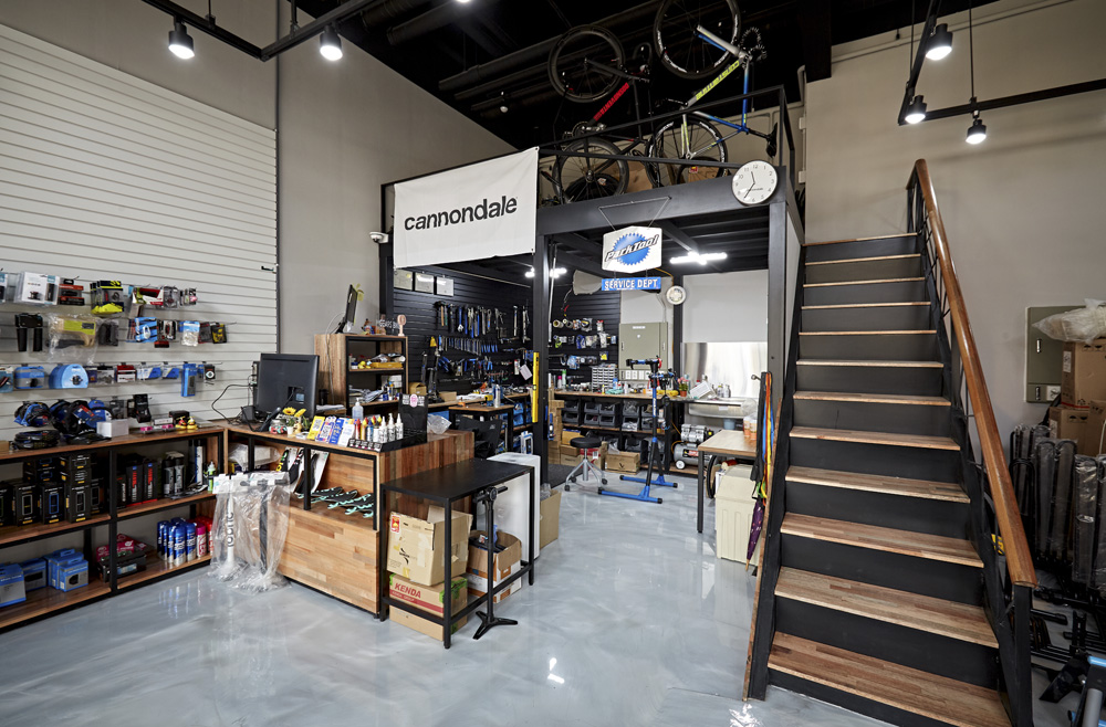 기어스大巴餐厅 | 独特工业风格的 24 平米小空间内饰设计-4