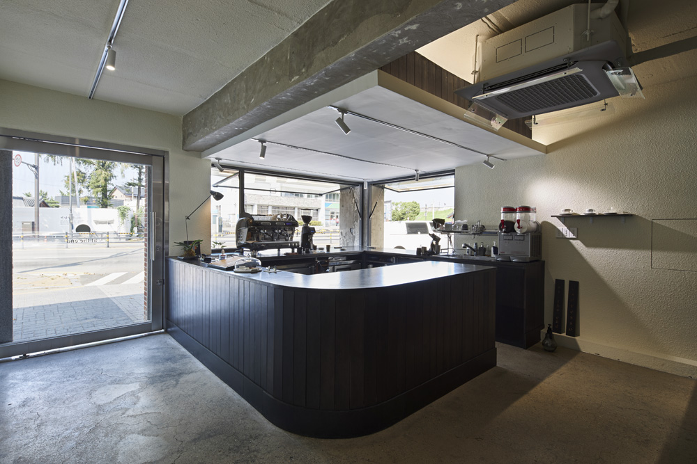 20 平米的现代简约咖啡厅设计-3