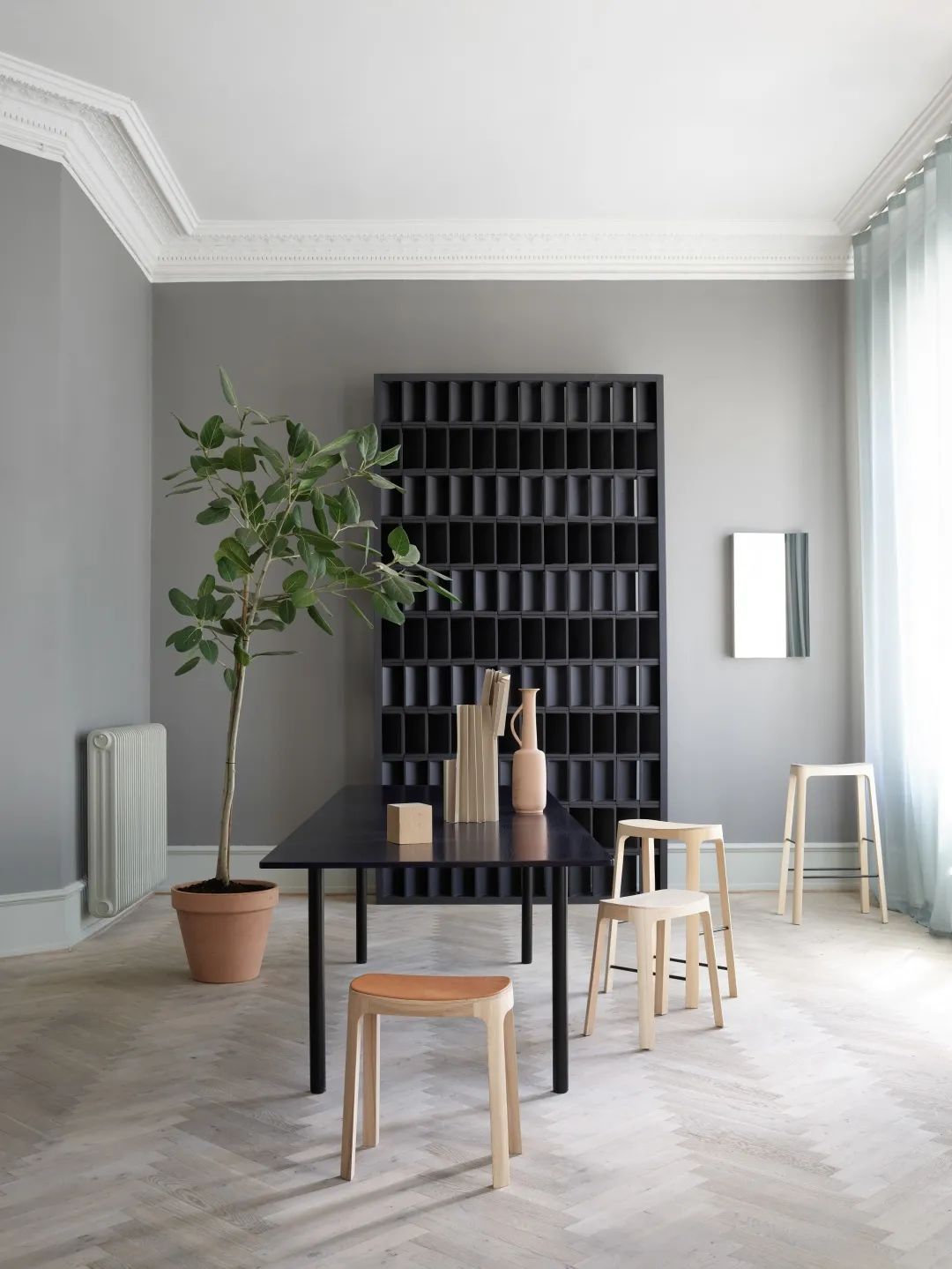 丹麦 PLEASE WAIT to be SEATED 品牌新展厅,艺术瓷砖增添空间魅力-21