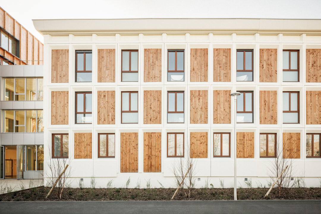 Training center, residence and workshops for apprentices | Atelier Téqui Architectes-25