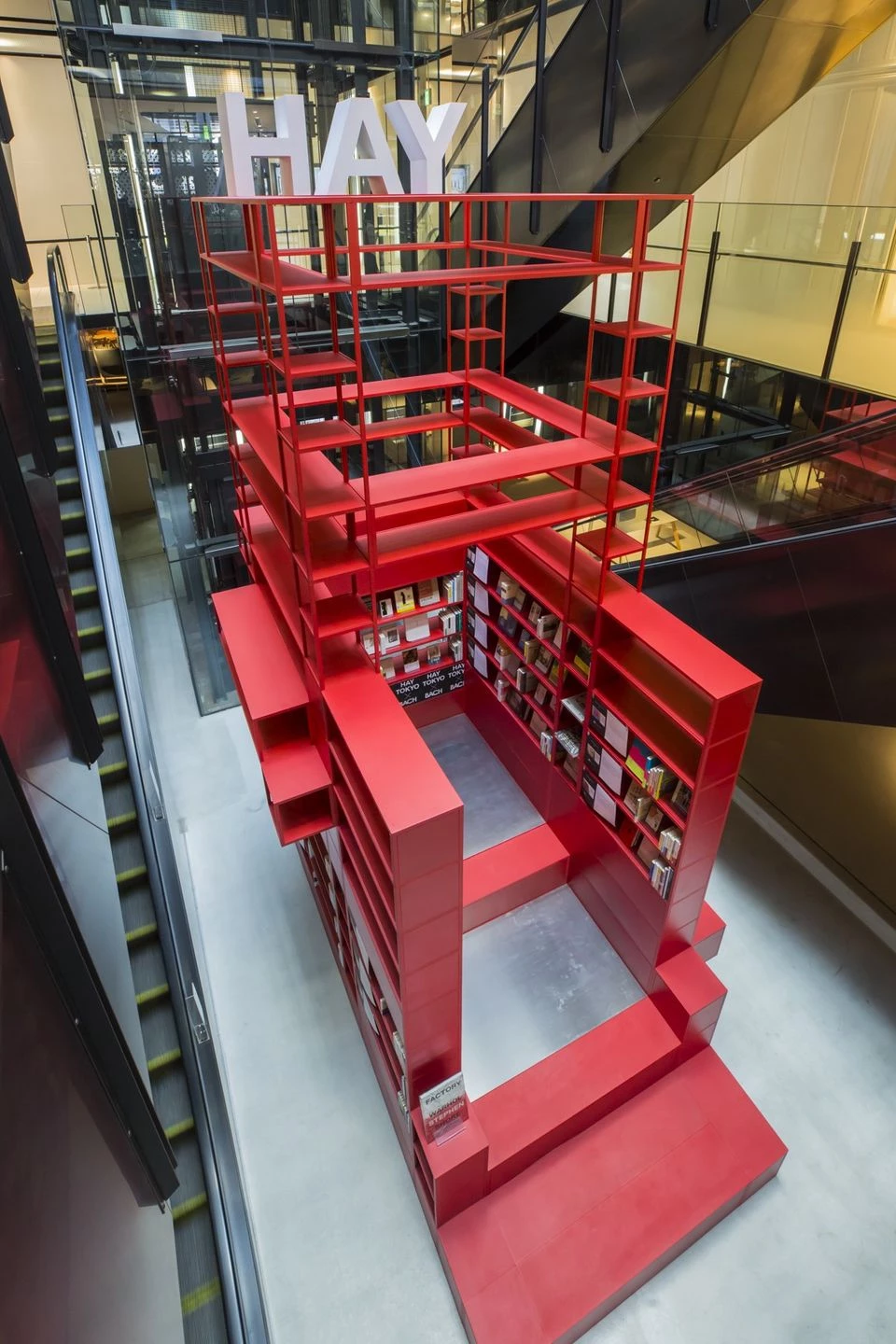 东京 HAY 旗舰店 | 灵活可变的家具系统空间-41