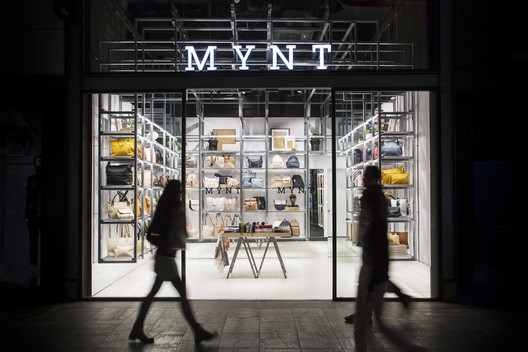 巴塞罗那某商店金属型材改造货架项目丨西班牙巴塞罗那丨Dear Design-31