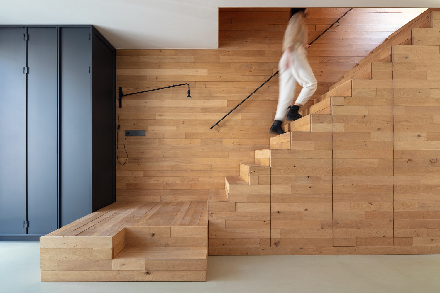 荷兰 Utrecht 市 Zecc Architecten 设计的钢铁艺术住宅-14