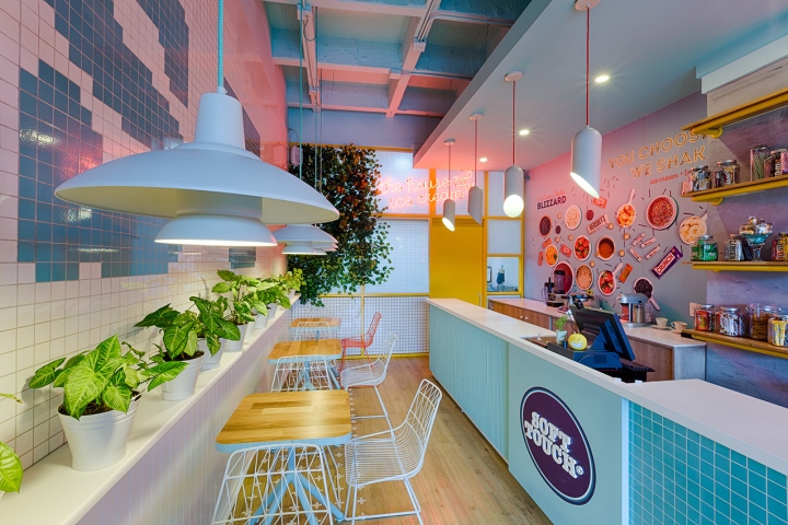 哥伦比亚 Soft Touch frozen yogurt 店 设计独特吸睛-12