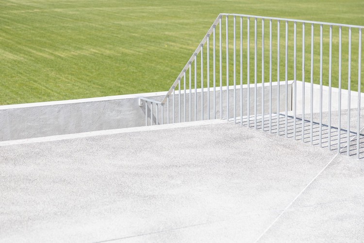 Vanille Gymnasium  Raphaël Betillon et Guillaume Freyermuth Architects + CTV Architects-32