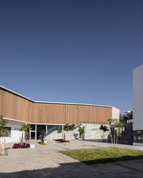以色列 Rehovot 社区中心 | 竹子轮廓遮阳元素打造活力公共空间