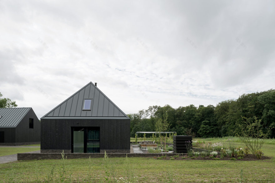 荷兰现代农庄中的两套住宅与工作室-63