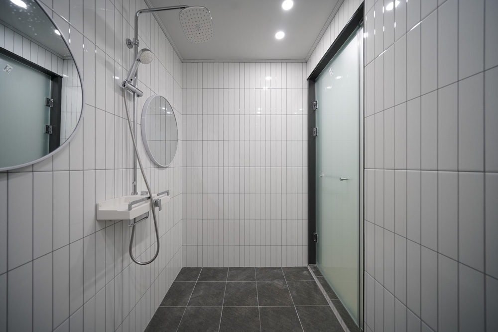 高级黑 | 38 平米迷你公寓的华丽转身-12