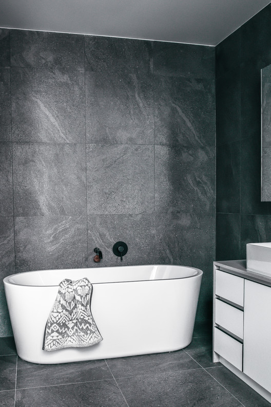 桉树环绕的多代家庭活力宅-23