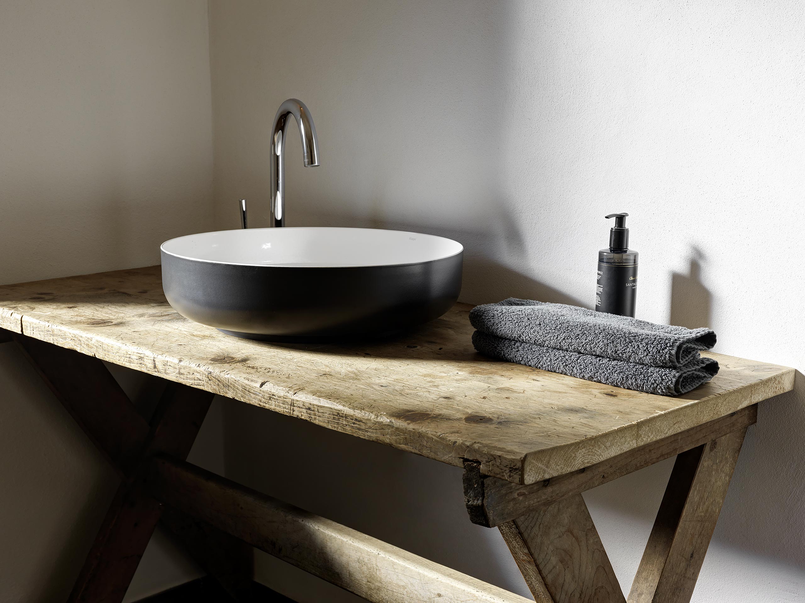 瑞士山地小屋的现代改造丨Christoph Cavigelli-46