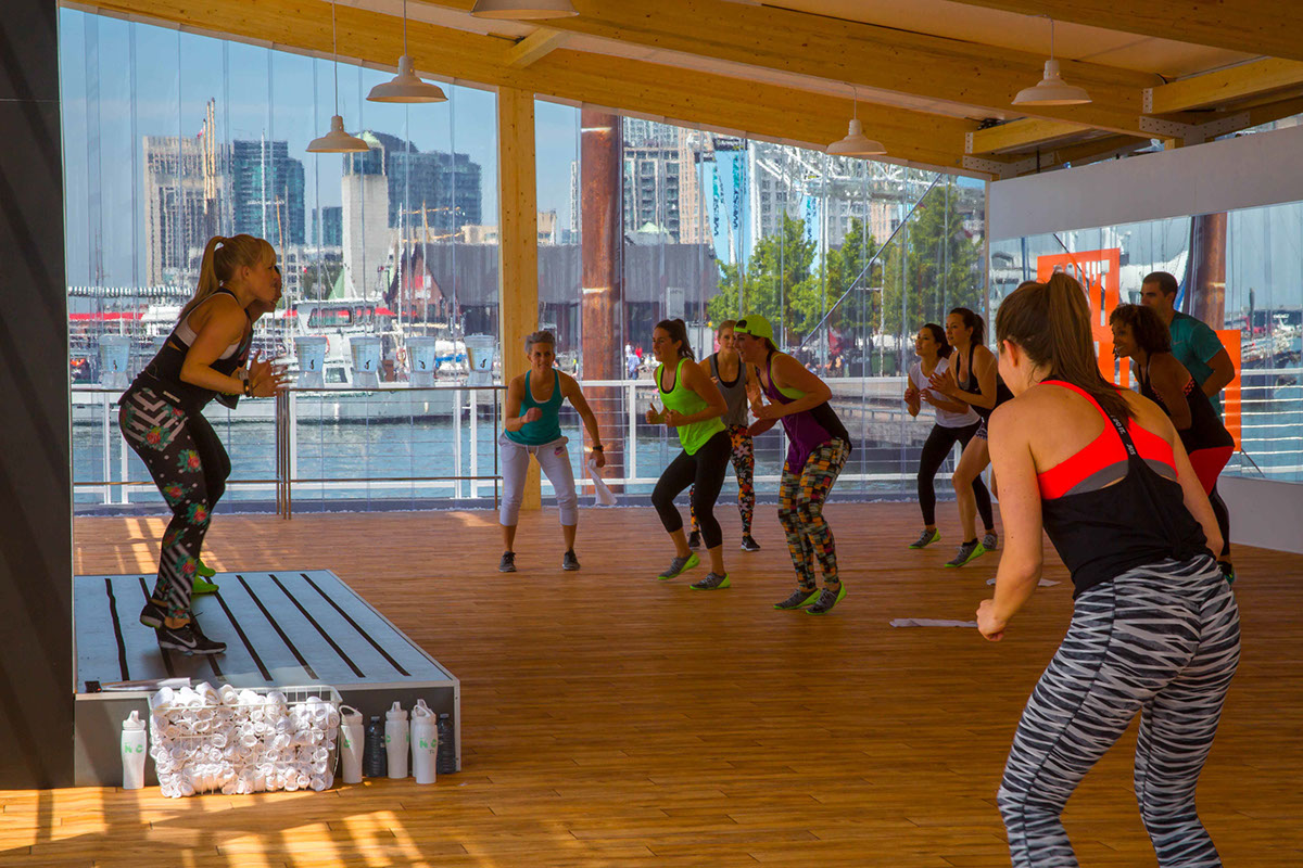 NIKE WOMEN - TORONTO-9