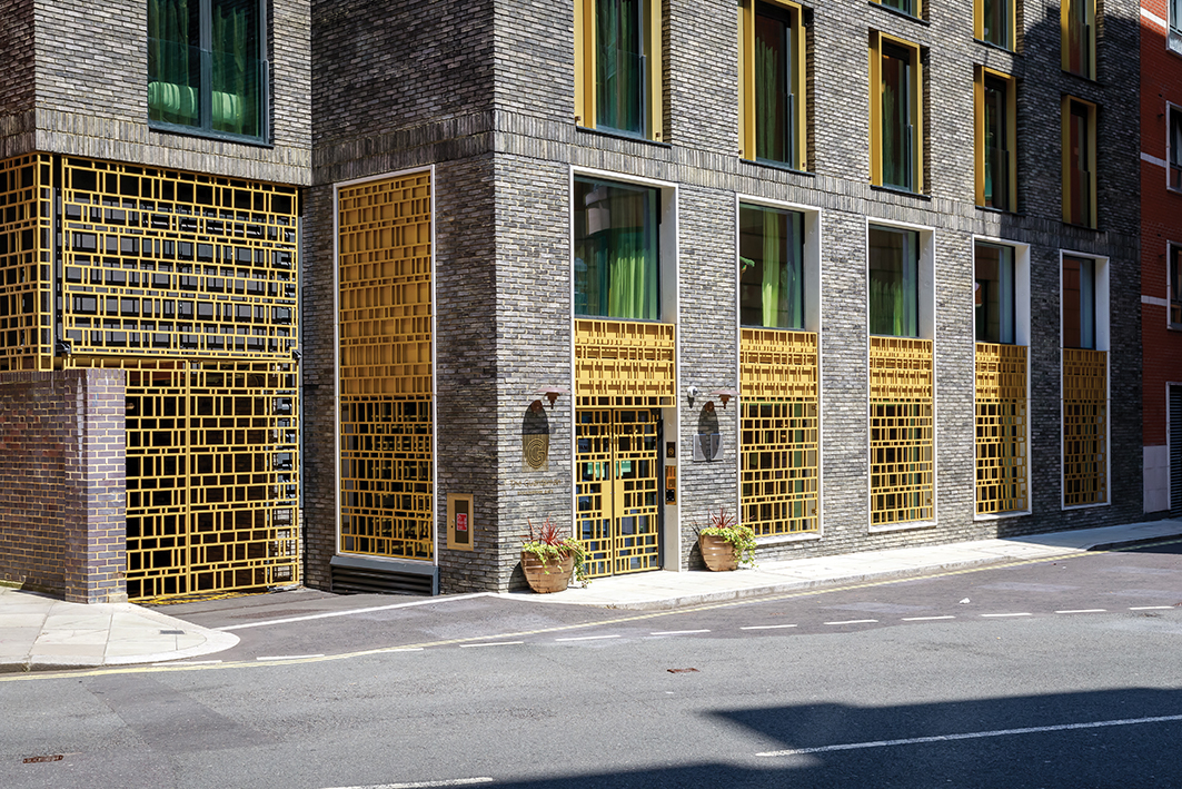 
						jQuery(document).ready(function() {
							jQuery("a[rel^='prettyPhoto']").prettyPhoto({
								social_tools : false,
								show_title : false
							});
						});
					-4