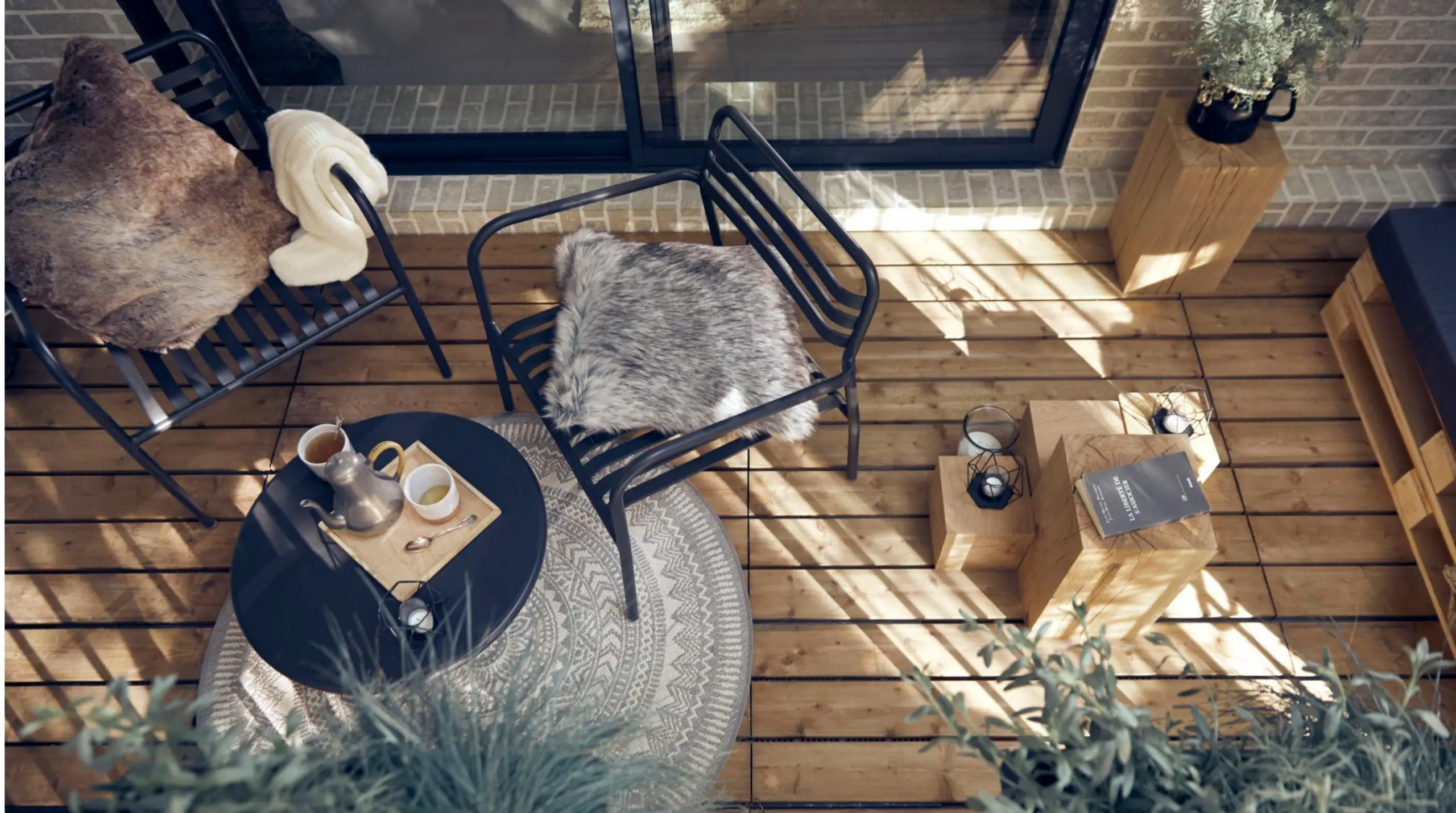 工业风冬季阳台设计,打造温暖舒适空间-3