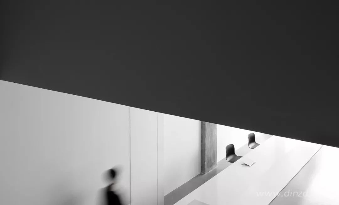 叛逆者 JYC 服饰办公空间 | 几何美学与功能性的完美融合-41