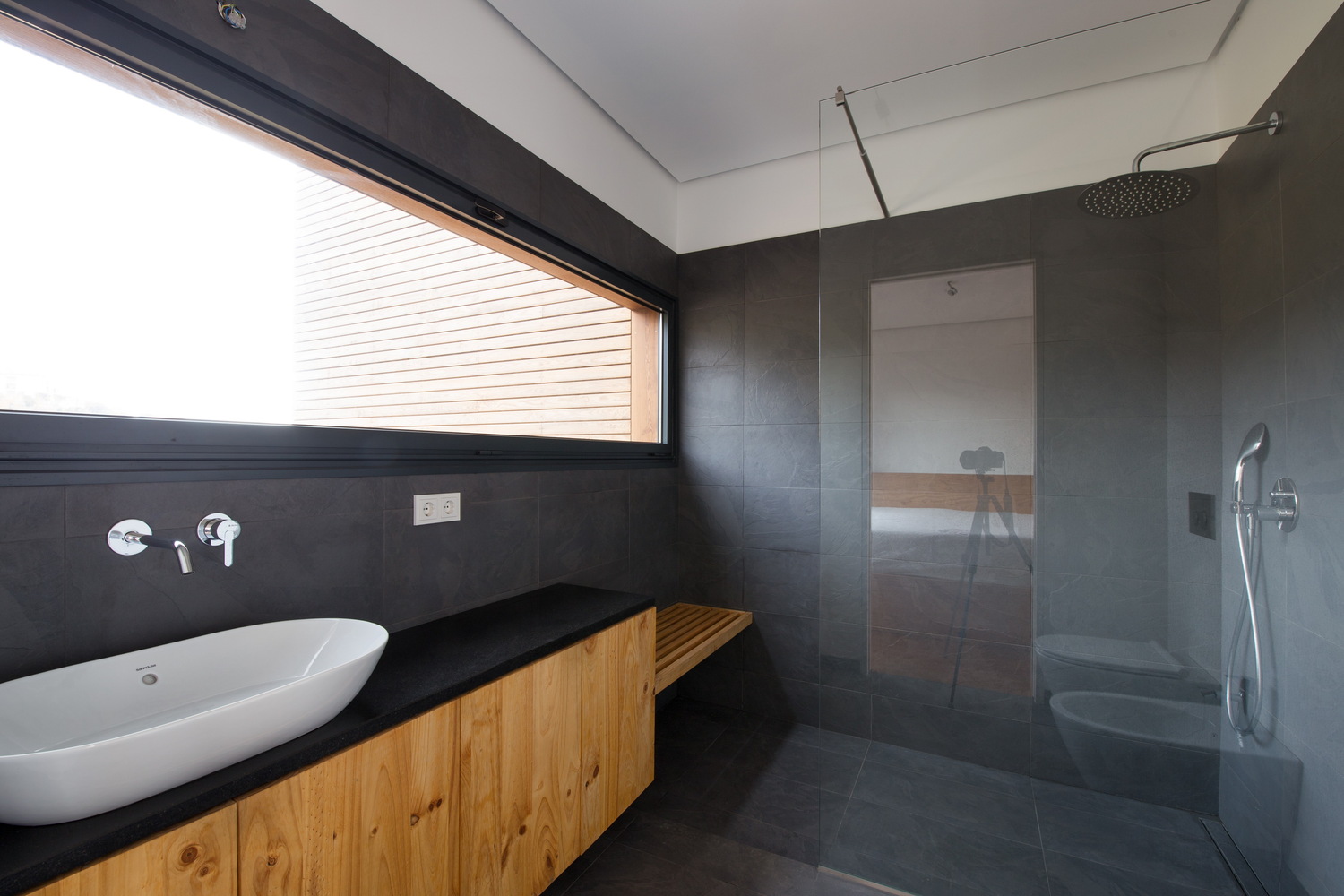 葡萄牙马德拉岛乡村景观中的典型马德兰房屋翻新与扩建-44