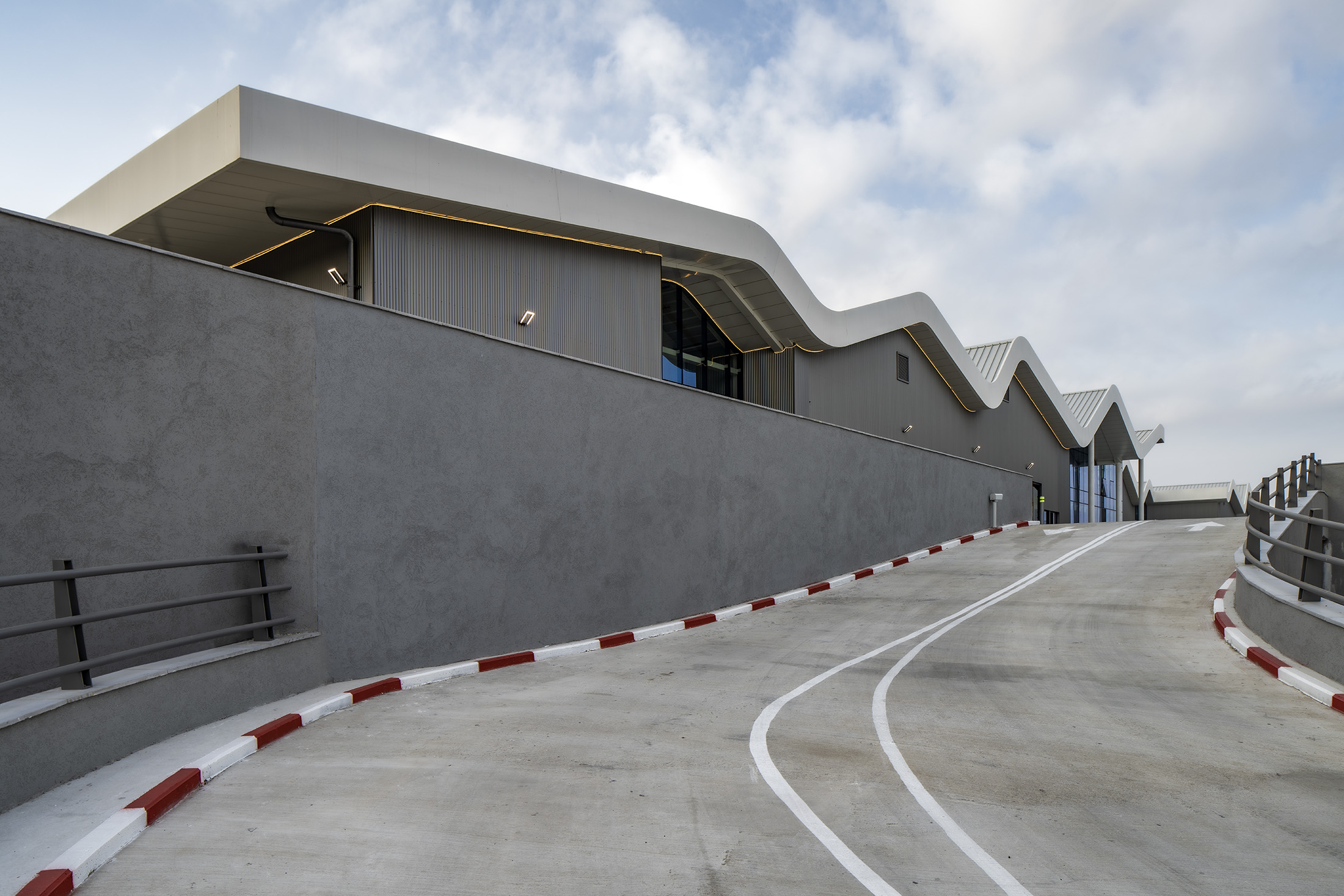 卡拉索汽车服务公司-16