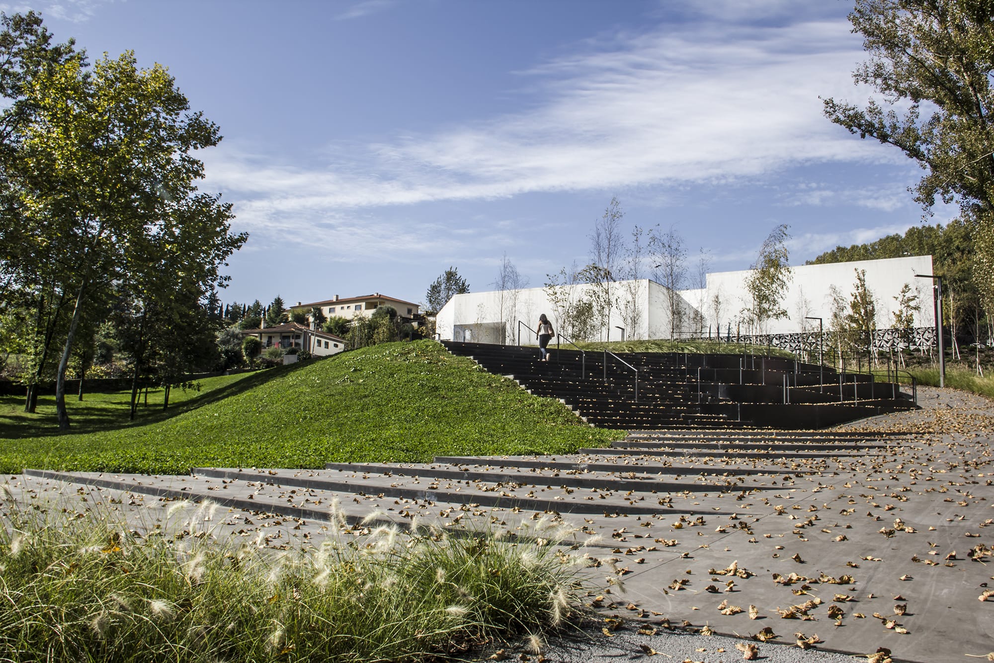 森林里的蓝色折纸公园丨葡萄牙波尔图丨Oh!Land studio-26