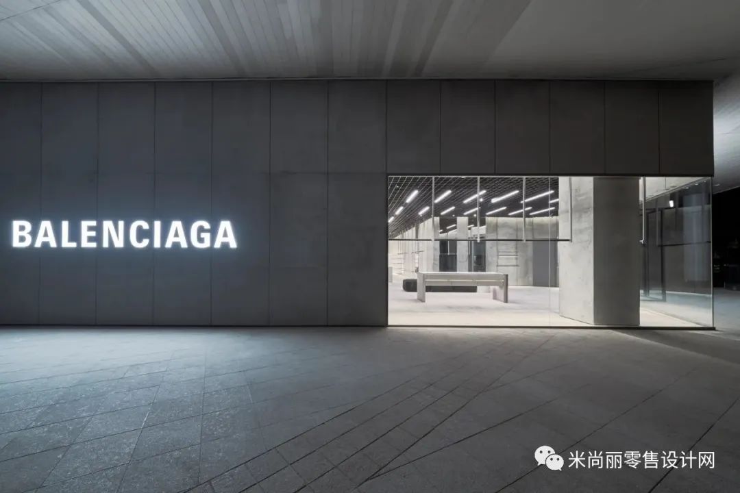 巴黎世家高雄新店！清水泥外观与裸露建筑管线完美体现品牌粗犷原始美学！ - 米尚丽零售设计网 MISUNLY- 美好品牌店铺空间发现者-2