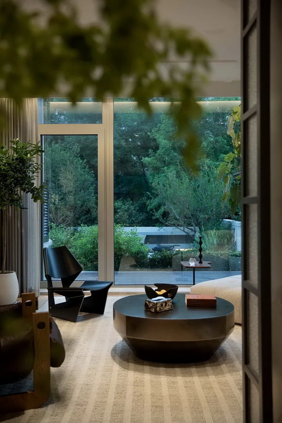 栖于自然与极简之间:一位服装设计师的治愈之家丨中国北京丨尚层装饰-41