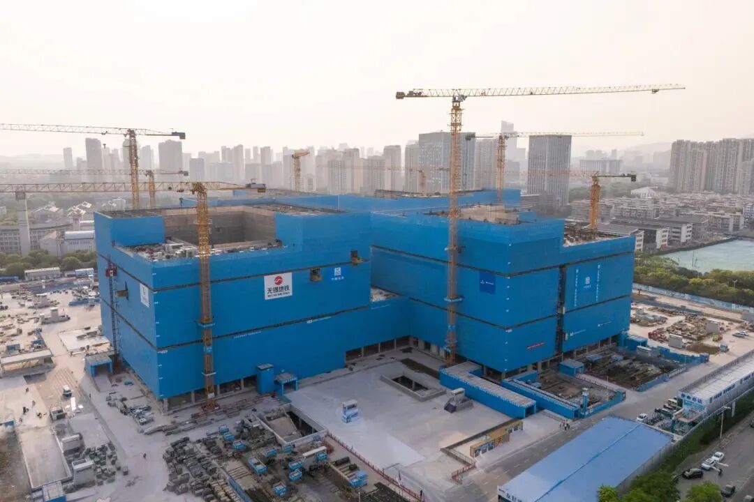 “暖心风车”新进展！中建八局无锡医疗健康产业园项目主体结构全面封顶-74