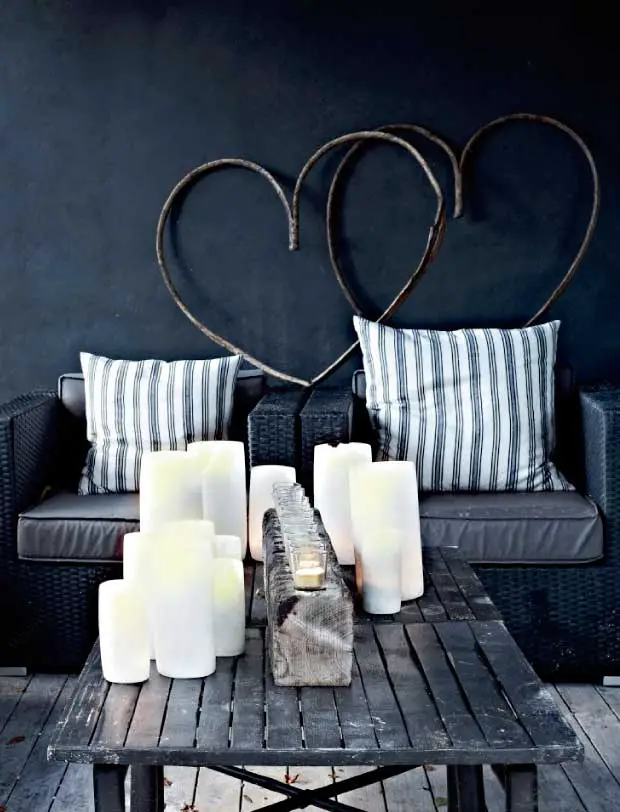 丹麦黑木屋里的自然圣诞-11