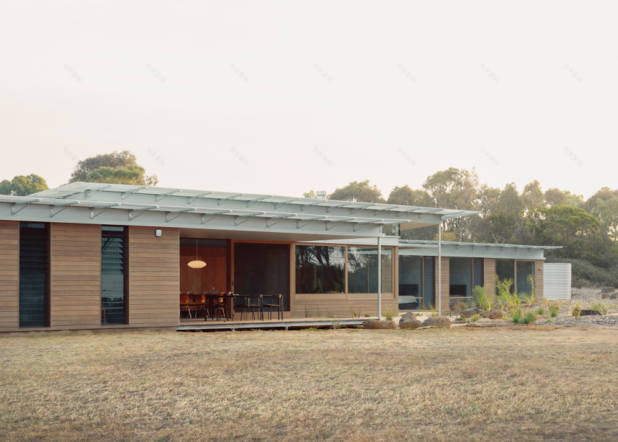 铁木树皮屋(注:Ironbark是一种澳大利亚的硬木,叫铁木树,这里推测可能是用铁木树皮建造的房屋) 丨澳大利亚丨Not All Architecture-10