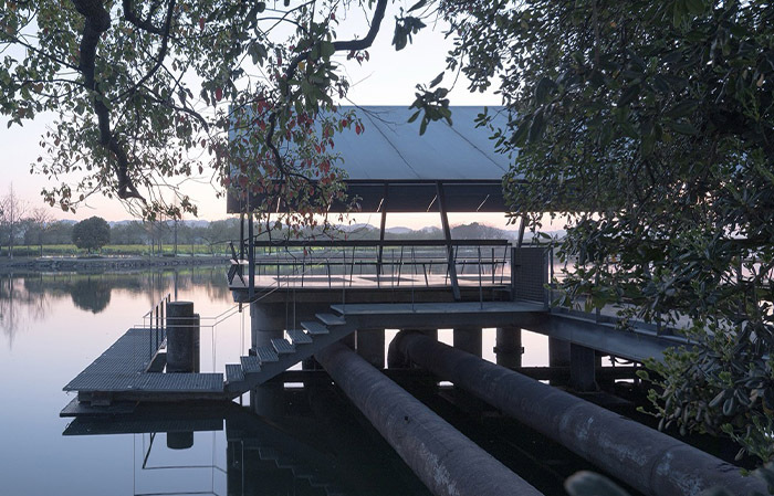 先锋鉴湖书店(鉴湖取水岛市政设施更新项目)丨中国绍兴丨大舍建筑设计事务所,同济大学建筑设计研究院等-4