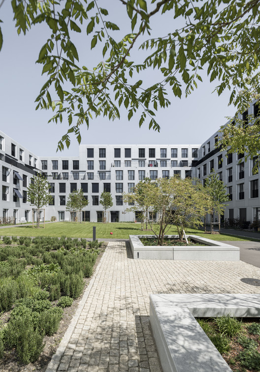 瑞士苏黎世新城区木材住宅“sue&till”-24