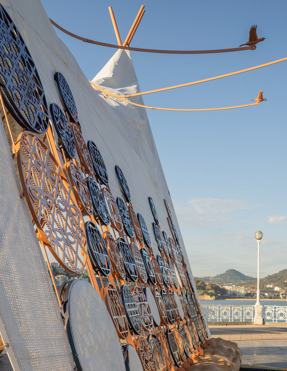 《轻盈与抗议》装置丨Izaskun Chinchilla Architects-65